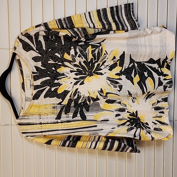 Chicos Easywear Womens Blouse Top Size PETITE Yellow & Black Floral 3/4 Sleeve - Picture 1 of 9